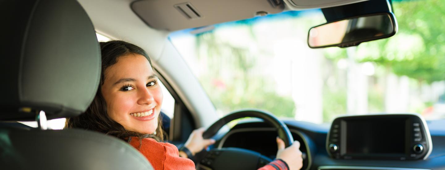 Fille au volant